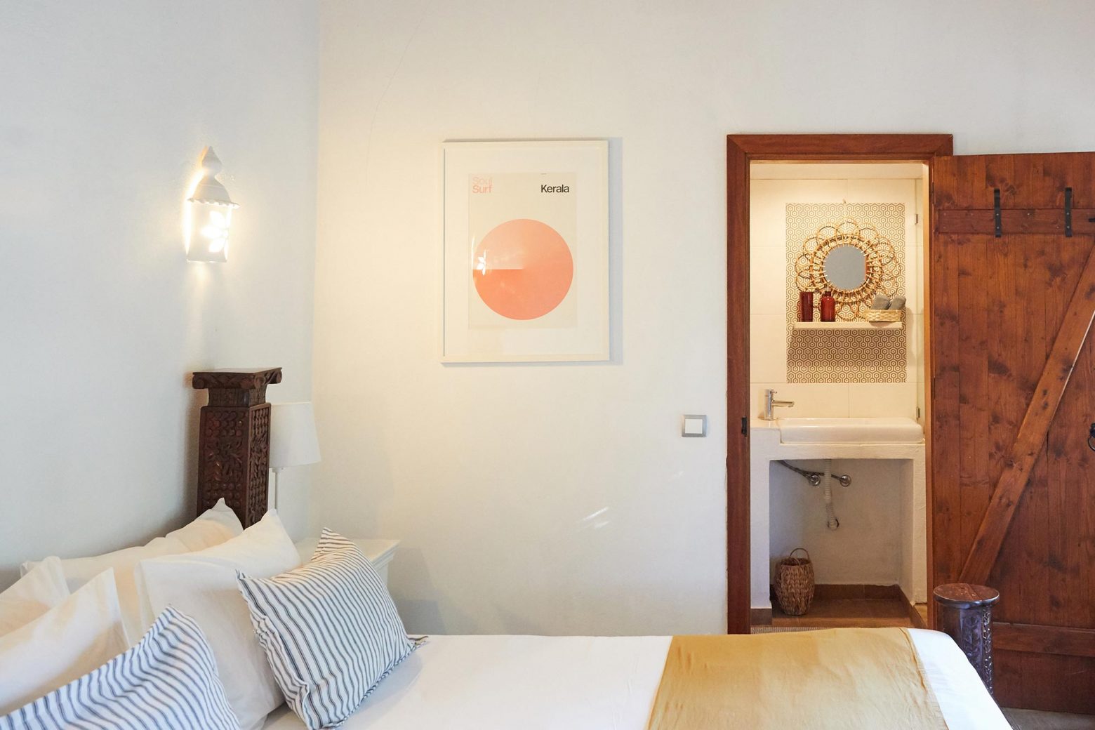 https://redirects.soulandsurf.com/wp-content/uploads/2021/08/portugalrooms-@clarelewington_Soul_SurfWanderlust_038-e1627998556394.jpg